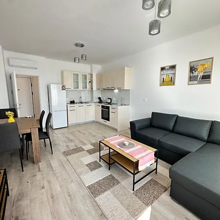1bd Flat Near Maritsa River And Center * פלובדיב